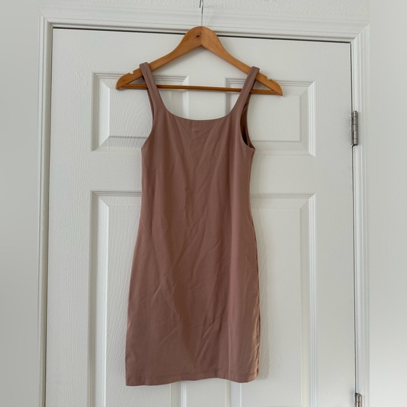 Aritzia Babaton Contour Dress - Picture 2 of 4